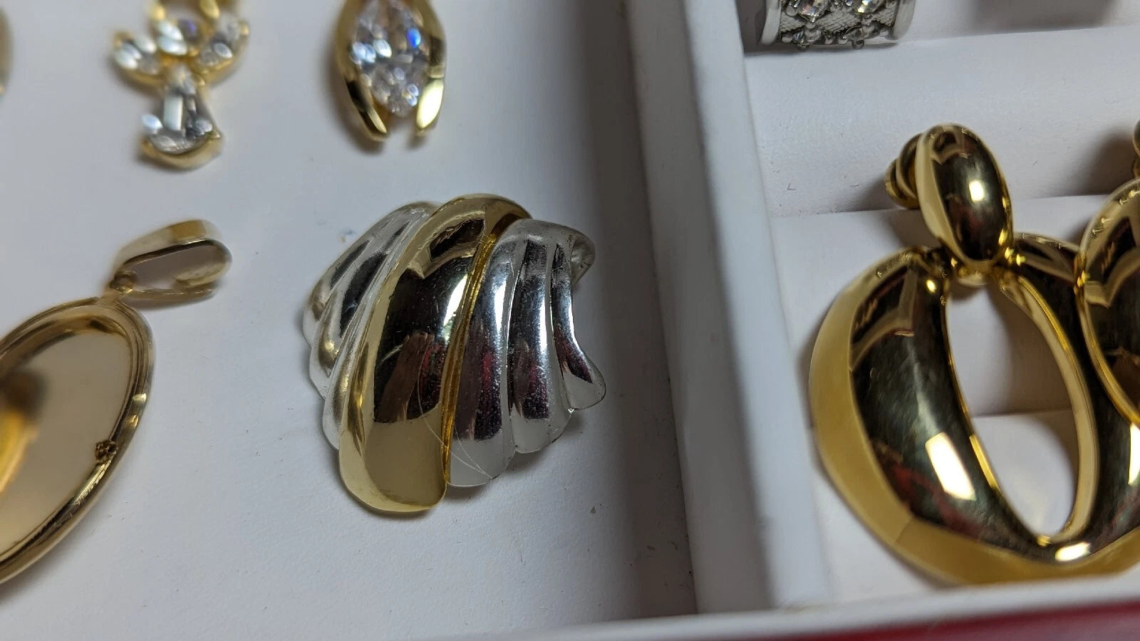 Red Lacquered Wood Travel Jewelry Box Mirrored 8 PC Goldtone Silvertone Jewelry | eBay