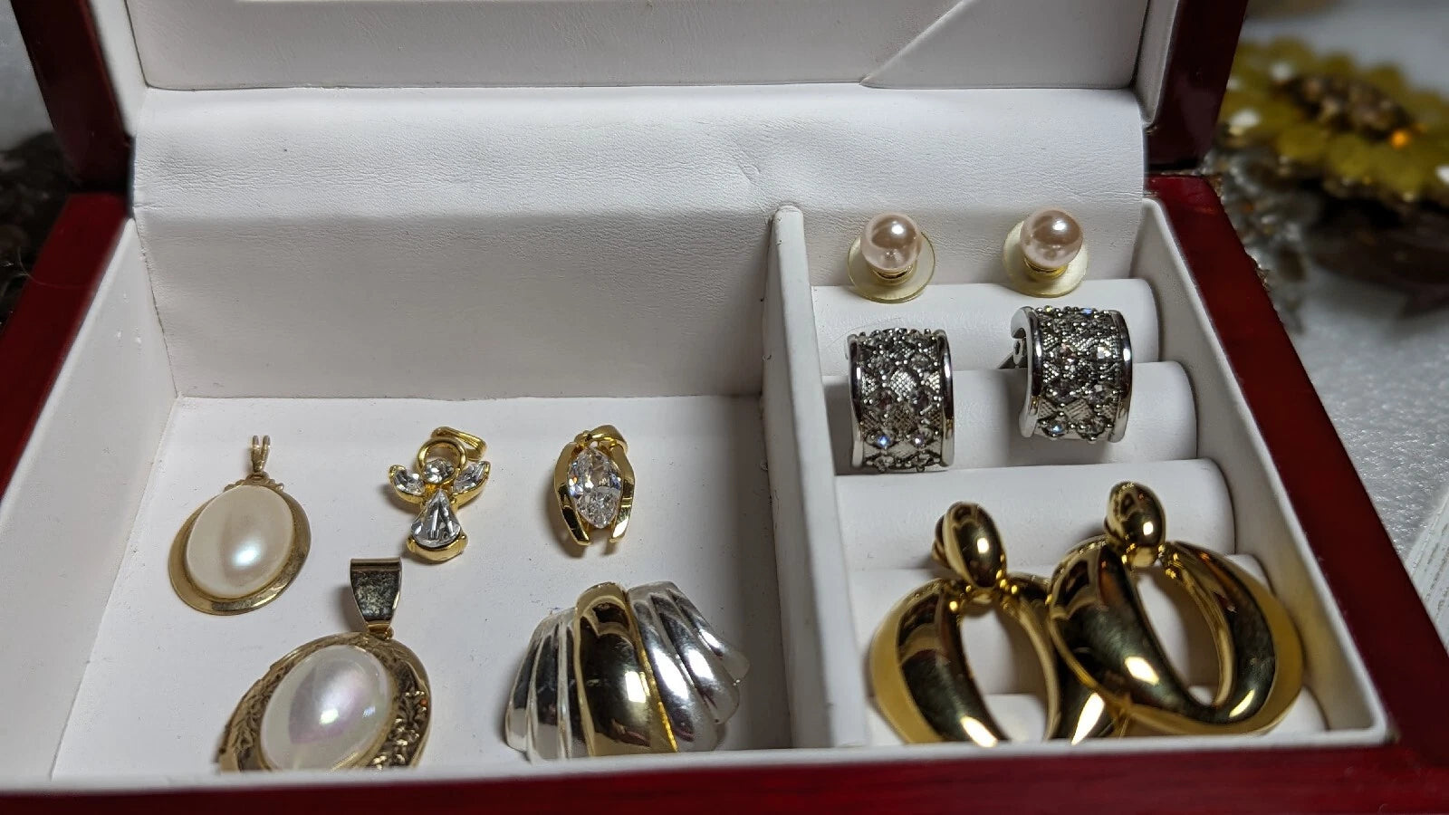 Red Lacquered Wood Travel Jewelry Box Mirrored 8 PC Goldtone Silvertone Jewelry | eBay