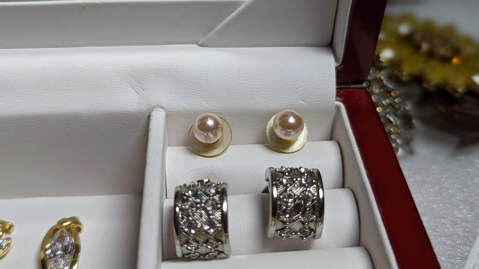 Red Lacquered Wood Travel Jewelry Box Mirrored 8 PC Goldtone Silvertone Jewelry | eBay